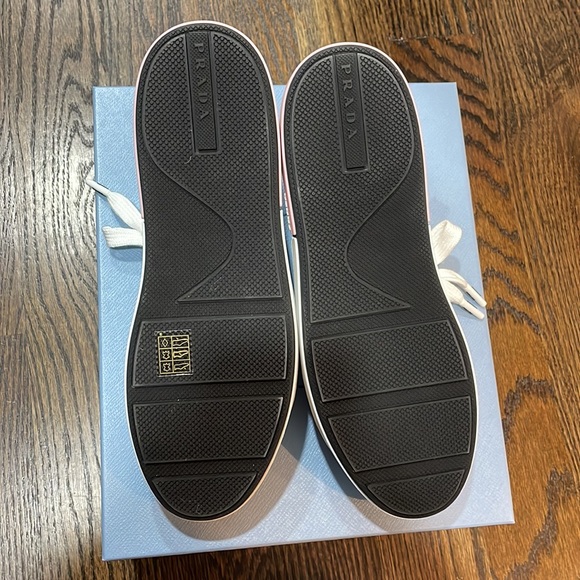 NIB: Prada Low top Leather Sneakers Size 40 - Picture 8 of 11